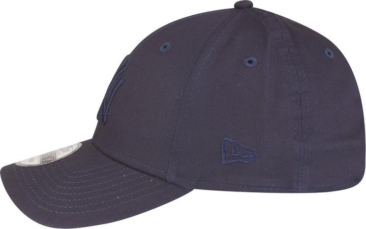 Actual product image New Era 9Forty Strapback Cap - New York Yankees navy