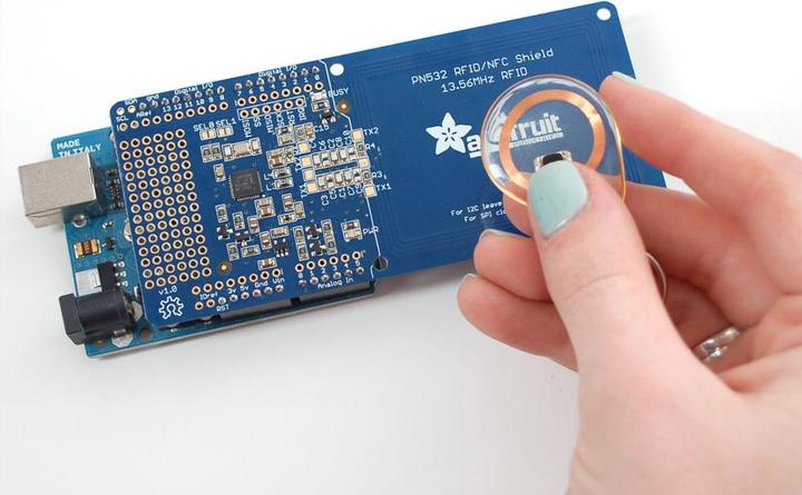 Immagine prodotto Adafruit PN532 Shield controller NFC/RFID per Arduino Extr
