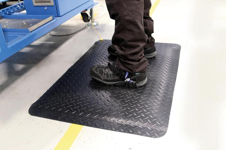 Actual product image Coba Europe black anti-fatigue mat anti-slip diamond profile, DPS01, single, 600mm x 900mm x 14 (900 x 600 mm)
