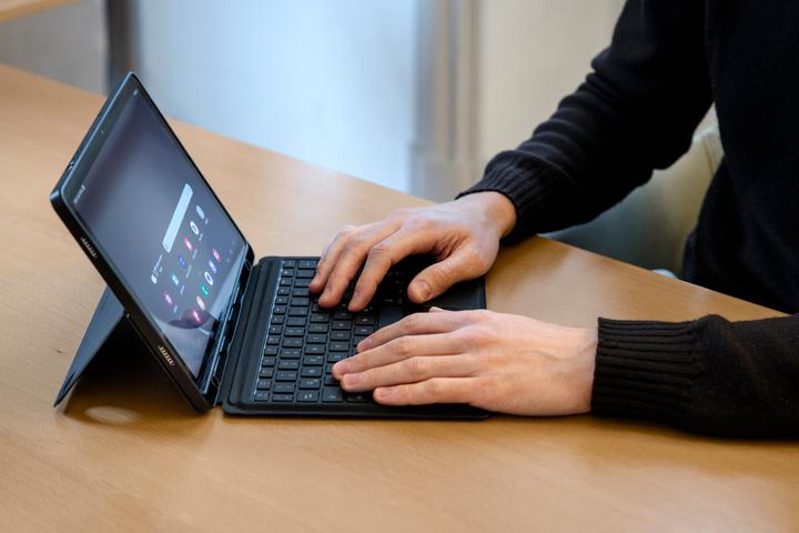 Actual product image Samsung Tucano Book Cover Keyboard for Tab A9+ (DE, Galaxy Tab A9+)