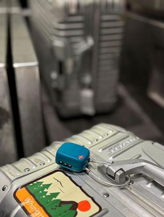 Actual product image Boompods LOCK TSA Bag Tracker Ocean Blue (iOS)