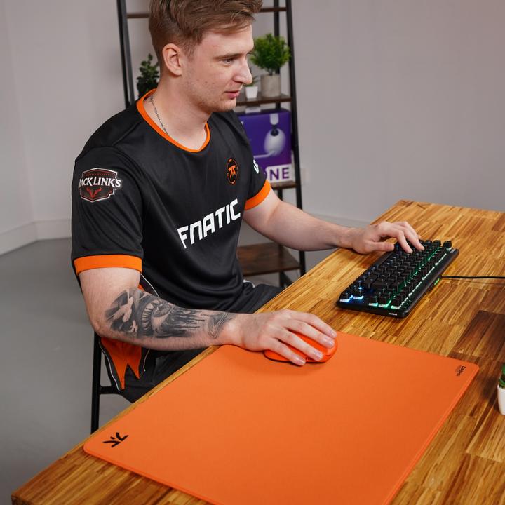 Image du produit Fnatic MAX Dash L Pro Gaming Mouse Mat, Sunset Orange Textured Cloth Speed Surface, Water Resistant (L)