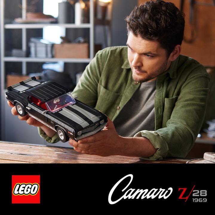Actual product image LEGO Chevrolet Camaro Z28 (10304, LEGO Rare Sets)