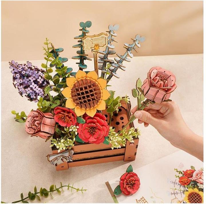 Actual product image Robotime Modellbausatz 'Wooden Bloom Box' (658 pieces)