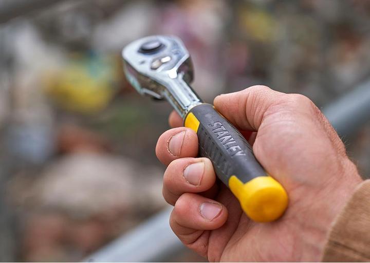 Image du produit Stanley Jeu de clés à douilles, 72 pièces, 1/2 pouce, 1/4 pouce, carré, type clé à douilles et à cliquet (21 mm)