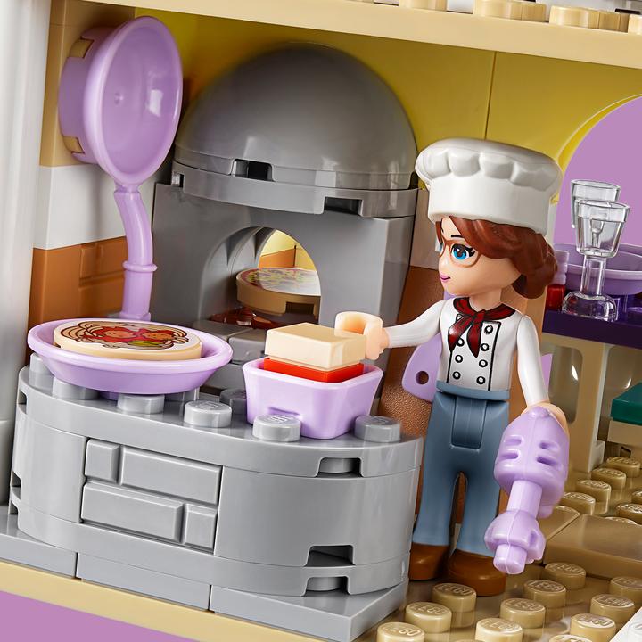 Actual product image LEGO Heartlake City Restaurant (41379, LEGO Friends)