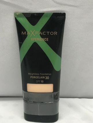 Actual product image Max Factor Xperience Weightless Foundation SPF 10 No.30 Porcelain 1oz