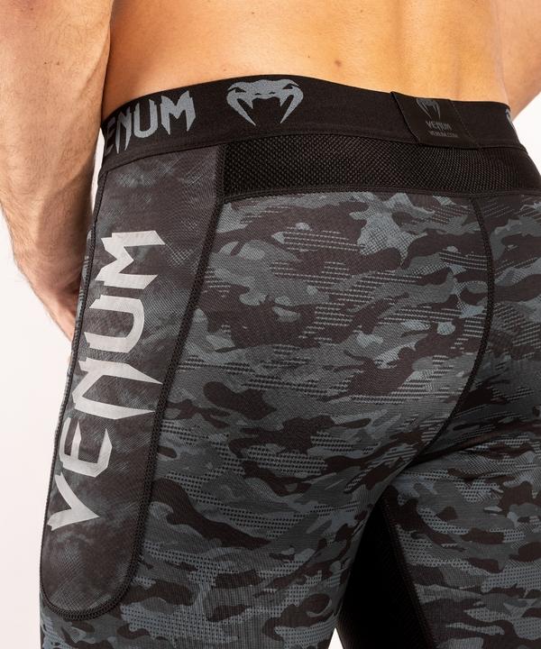 Produktbild Venum Defender Compression Shorts - Dark Camo (XL)