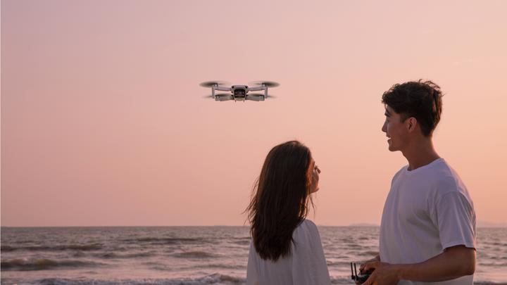 Produktbild DJI Mini SE Fly More Combo (30 min, 249 g, 12 Mpx)
