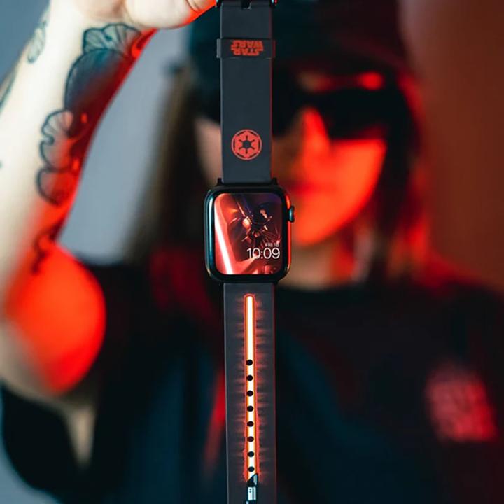 Image du produit Moby Fox Bracelet Smartwatch Star Wars Darth Vader Lightsaber 22 mm (22 mm, Silicone, Acier inoxydable)