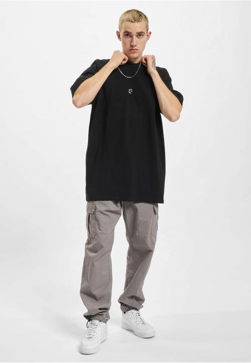 Actual product image Mister Tee Crucial Oversize Tee (L)