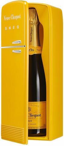 Image du produit Delicatessa Veuve Clicquot Brut Yellow Label SMEG Fridge (1 x 75 cl)