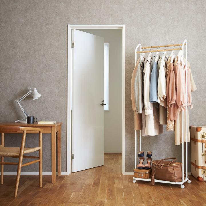 Actual product image Yamazaki Garderobe mit Rollen TOWER