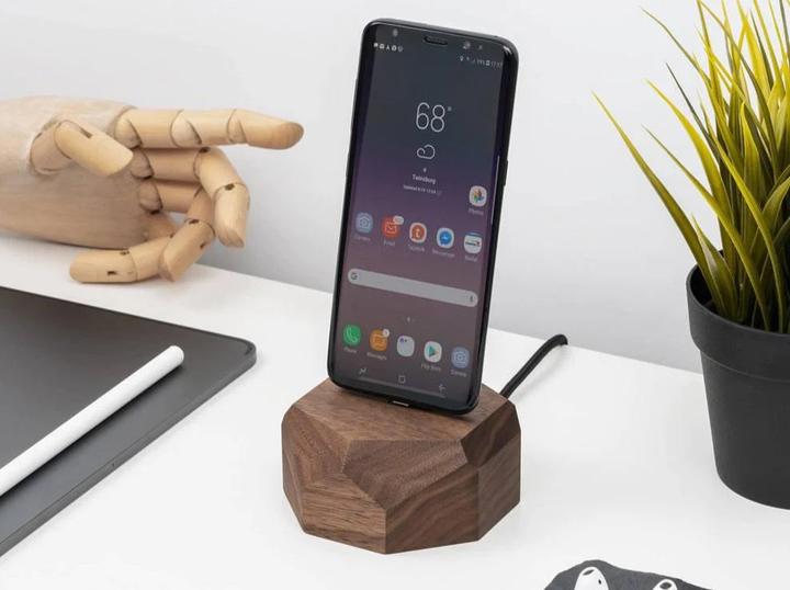 Immagine prodotto Oakywood Geometric Dock - Docking station per smartphone - USB-C