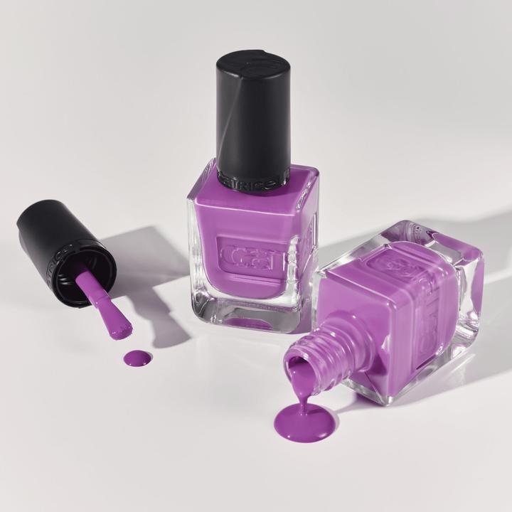 Actual product image Catrice Gel Affair Nail Lacquer No. 024 Violet Long-Lasting (024 Grape Minds Think Alike, Gel-Effect Nail Polish)