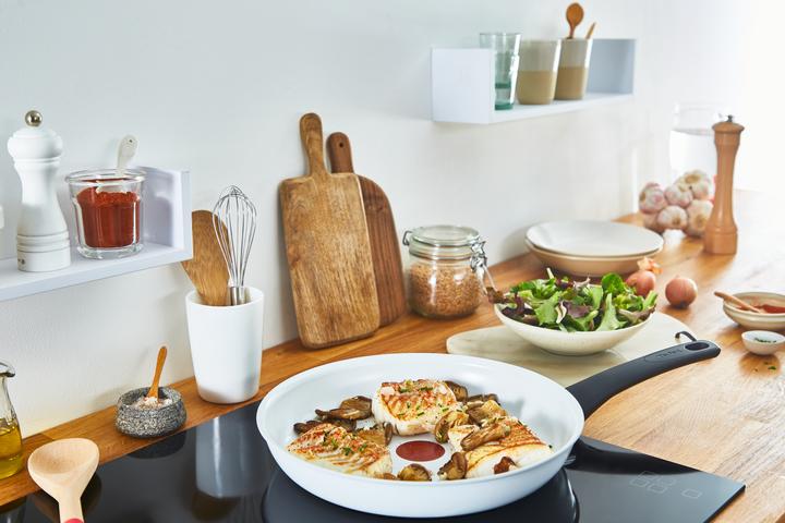 Actual product image Tefal Ceramic Control (28 cm, Frying pan, Aluminium)