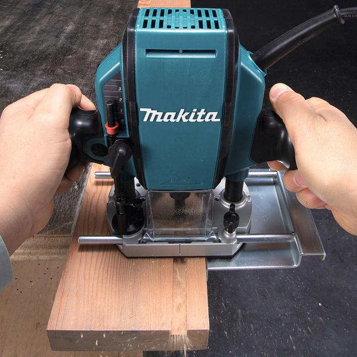 Actual product image Makita RP0900J 900W in Makpac router