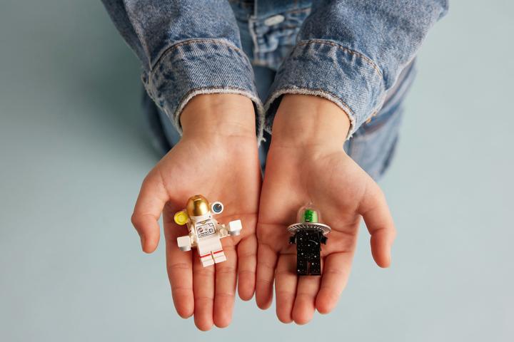 Actual product image LEGO Minifigures Space Series 26 (71046, LEGO Minifigures)