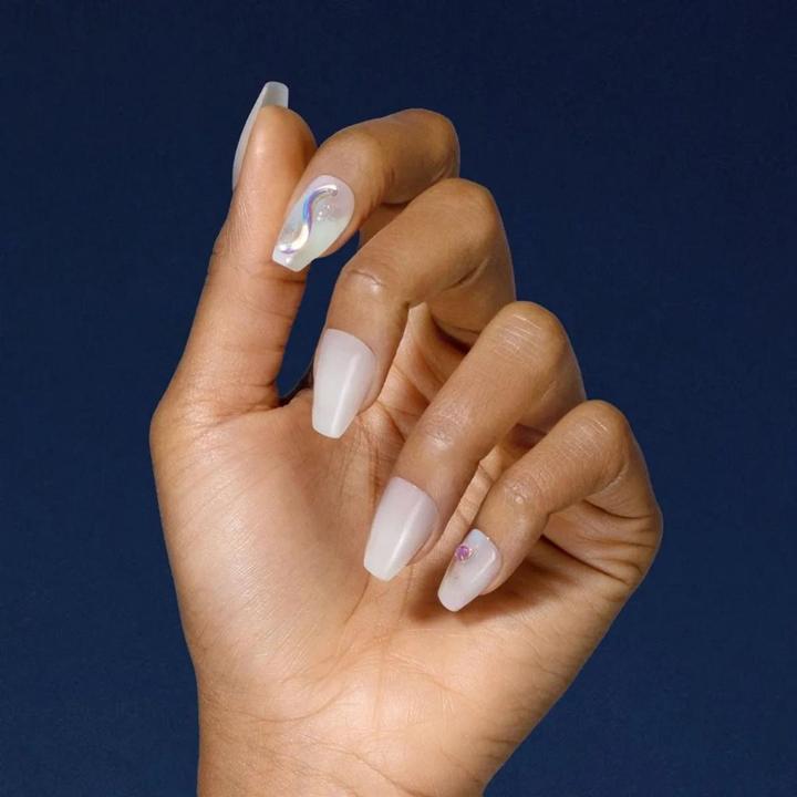 Produktbild KISS Gel nails Gel Fantasy Allure - Band of Color 28 pcs (Kunstnägel)