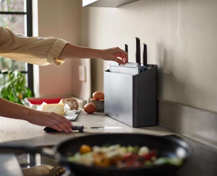 Actual product image Joseph Joseph Knife + chopping board set