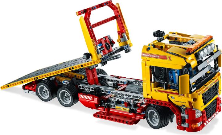 Actual product image LEGO Flatbed Truck (8109, LEGO Technic)