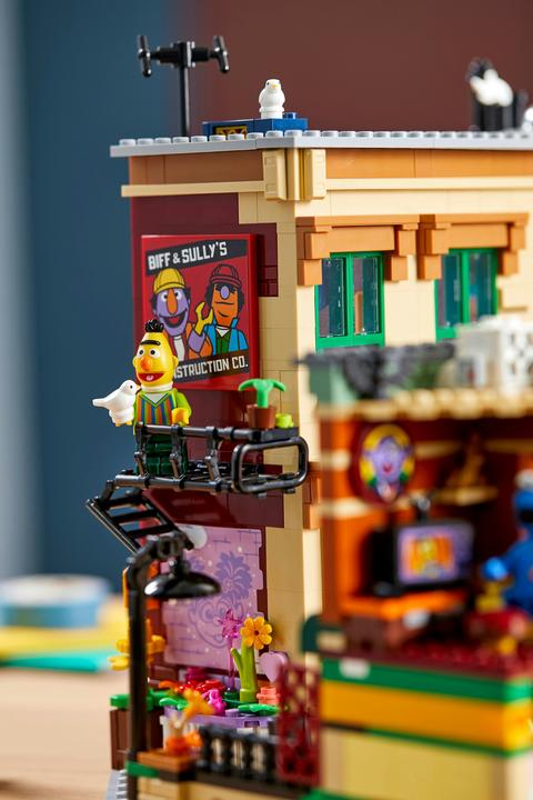 Immagine prodotto LEGO 123 Sesame Street (21324, LEGO Ideas, Set LEGO rari)