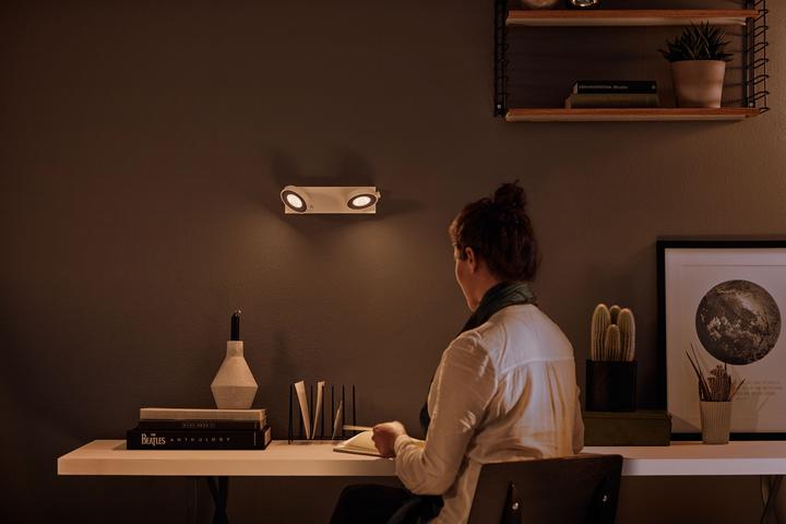 Actual product image Philips Warm Glow Clockwork (1000 lm)
