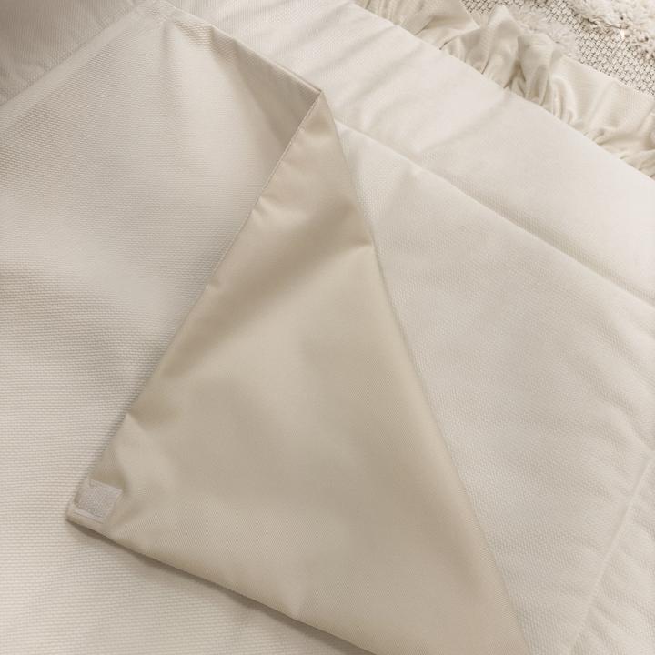 Actual product image Baby-Nest Changing mat Velvet Including removable waterproof pad | Cream (80 x 75 cm)