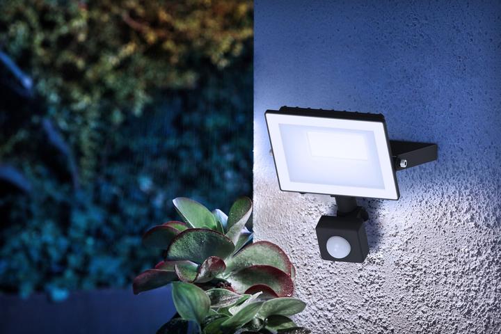 Image du produit Philips Outdoor Flutlicht Lois (1900 lm, IP65)