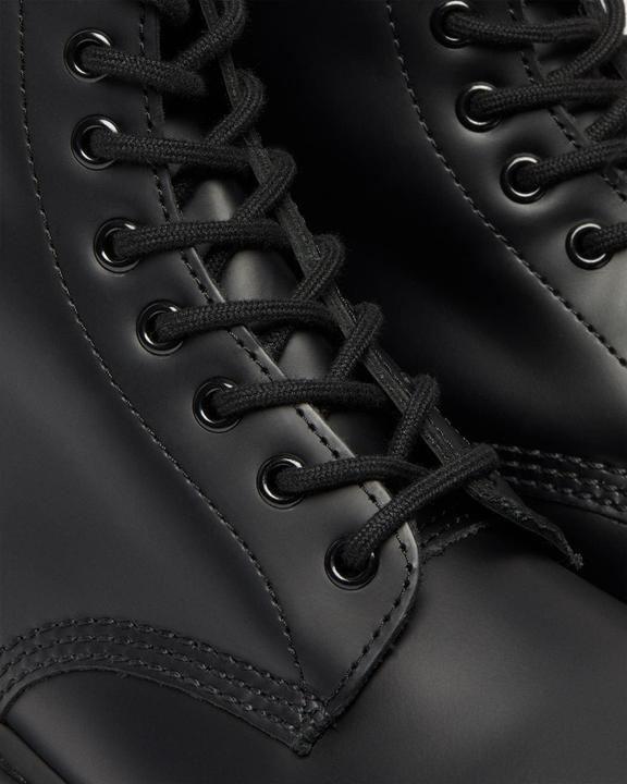 Actual product image Dr. Martens 1460 Mono Smooth (40)