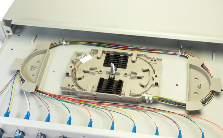 Produktbild Lightwin LWL Spleissbox, 24 Fasern, 12x DLC Multimode, 50/125µm OM3 Pigtail Spleissboxen (1.50 m)