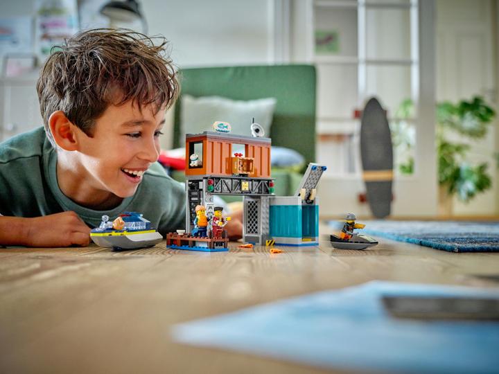 Produktbild LEGO Police Speedboat and Crooks' Hideout (60417, LEGO City)