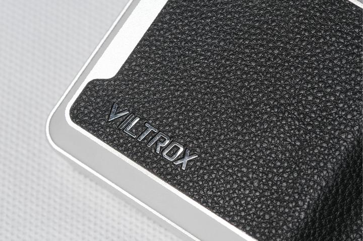 Actual product image Viltrox Retro 08X RGB Pocket LED Light (Video light)