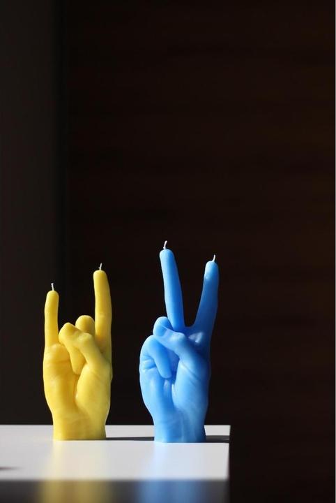Actual product image Candle Hand Victory (1 pcs.)