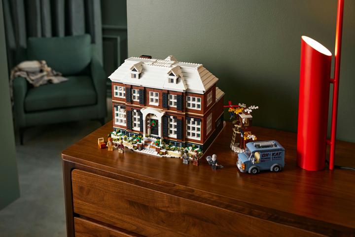 Immagine prodotto LEGO Home Alone (21330, LEGO Ideas, Set LEGO rari)