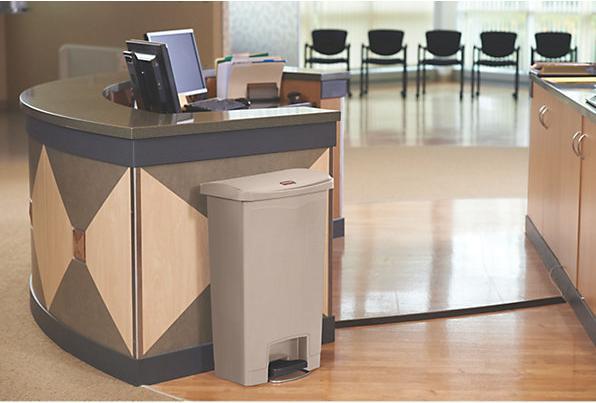 Immagine prodotto Rubbermaid Cestino per i pedali (50 l)