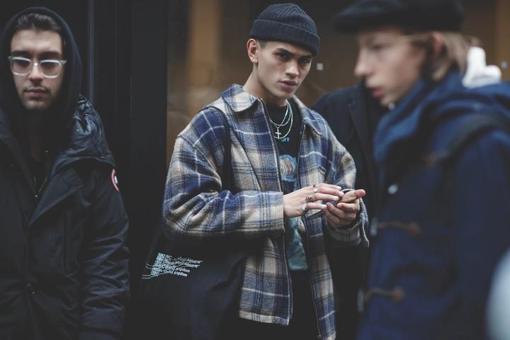 Produktbild The Incomplete (Englisch, Maria-Elisabeth Niebius, Gestalten, Robert Klanten, Jian DeLeon for Highsnobiety, 2018)