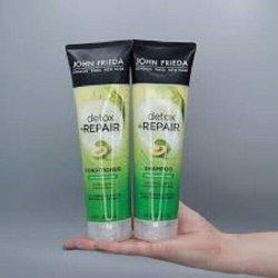Immagine prodotto essence Shampoo e balsamo Detox & Repair 250ml (250 ml, Shampoo liquido)