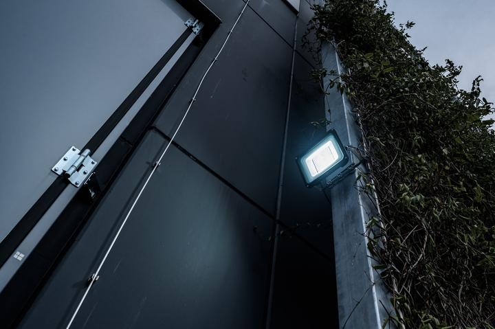 Image du produit Brennenstuhl Projecteur à LED JARO 14060 11500lm, 100W, IP65 (11500 lm)