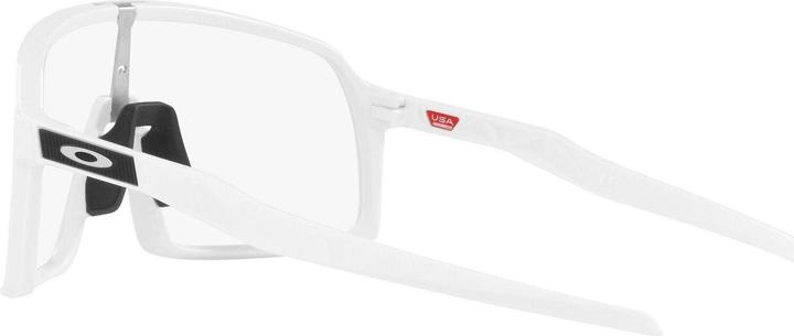 Actual product image Oakley Sutro (Mat white, Photochromic)