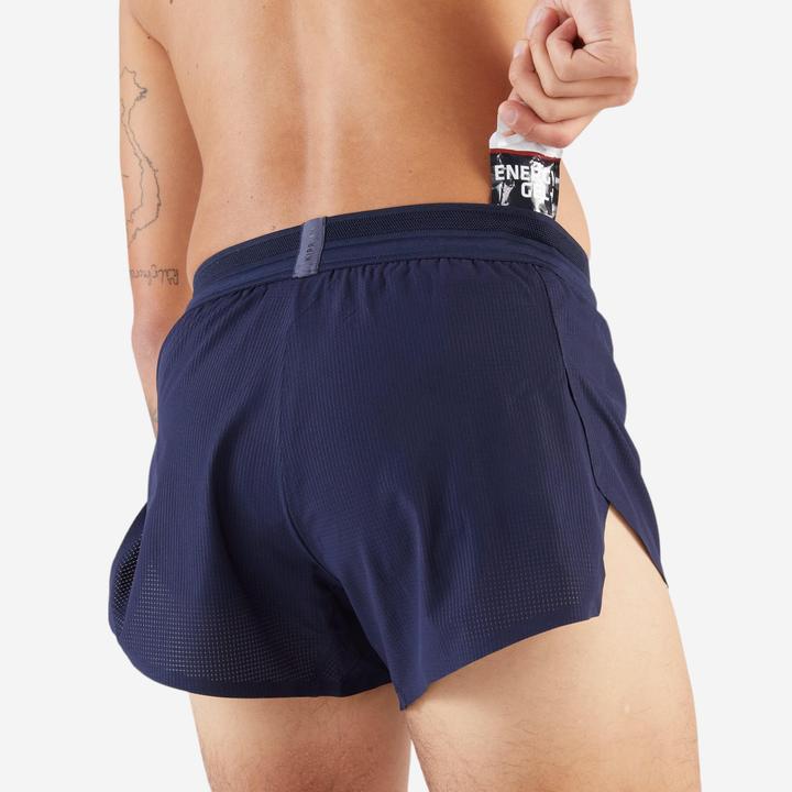 Immagine prodotto Kiprun Men's Lightweight Running Split Shorts Run 900 -Blue black (S)