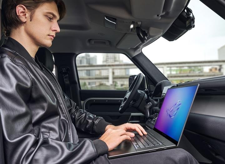 Produktbild ASUS ROG Zephyrus G16 RTX 4060 (16", AMD Ryzen AI 9 HX 370, 16 GB, 1000 GB, DE)