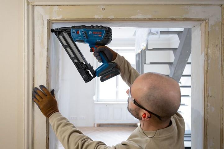 Actual product image Bosch Professional Cordless wood nailer GNH 18V-64 MD, in box