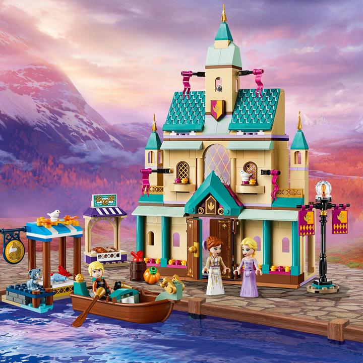 Actual product image LEGO Arendelle Castle (41167, LEGO Disney)