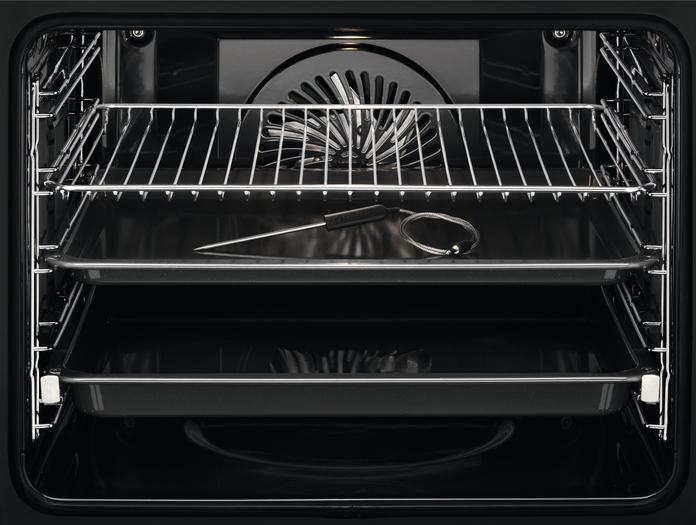 Produktbild AEG Series 8000 BPE748380T, Middelmaat, Elektrische oven, 71 l, 71 l, Met ventilator, 30 - 300 C