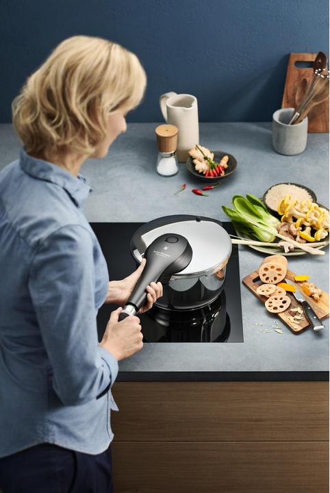 Produktbild WMF Schnellkochtopf 4,5l Dampfkochtopf Perfect Premium Induktion Edelstahl 18/10 (22 cm, Dampfkochtopf, Edelstahl)