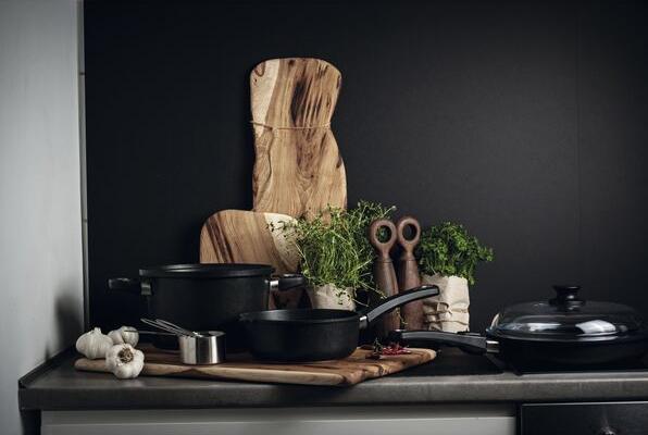 Immagine prodotto AMT Padella per crêpes a induzione ø 28 cm (28 cm, Padella di crêpe, Alluminio pressofuso)