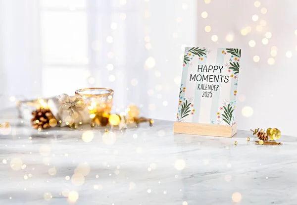 Produktbild Tischkalender "Happy Moments" mit Holzaufsteller 2025 (11 x 15.5 cm, Deutsch)