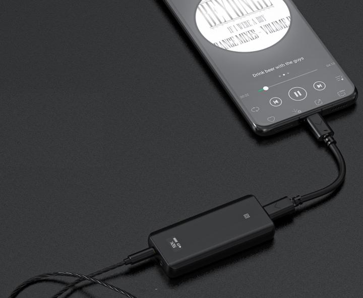 Actual product image FiiO BTR5 2021 USB-C and Lightning (USB-DAC, gain switch, Microphones, Bluetooth)