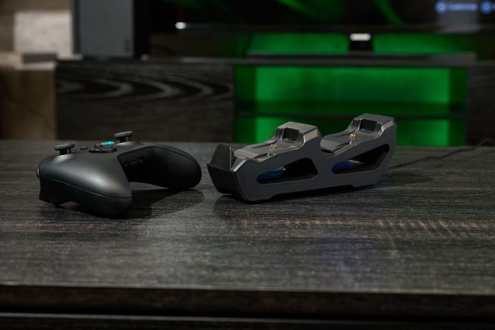 Actual product image PowerA Duo Charging Station (Xbox One X, Xbox Series S, Xbox One S, Xbox Series X)